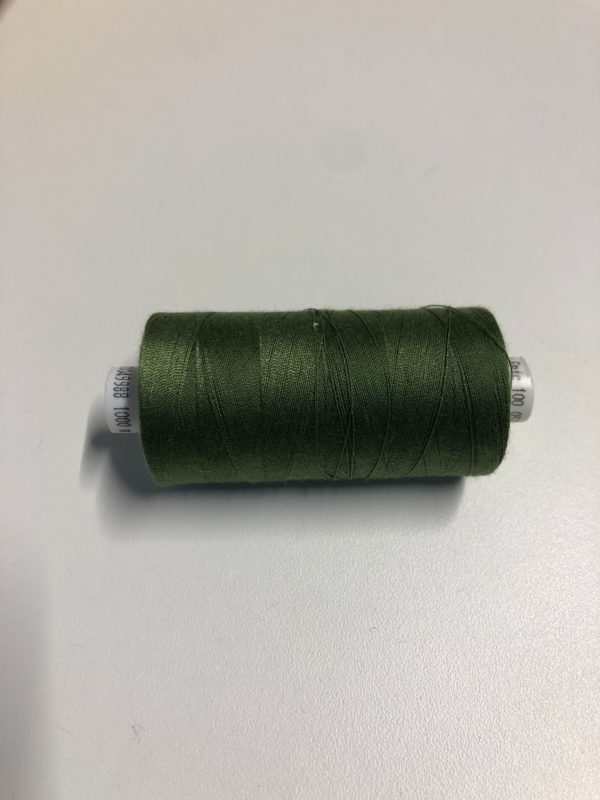 Bobine de fil vert